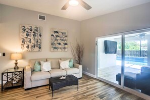 House (3 Bedrooms) | Interior - Naples Home w/ Lanai & Pool Near Vanderbilt Beach! (Naples)