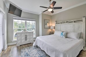 Apartment (4 Bedrooms) | 4 bedrooms, desk, laptop workspace, iron/ironing board - Miramar Beach Townhome w/ Balcony Near Ocean! (Miramar Beach)