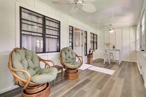 House (2 Bedrooms) | Interior - Walk to Lakes! Tropical Escape in Mount Dora (Mount Dora)