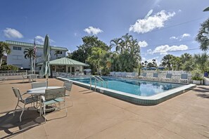 Apartment (2 Bedrooms) | Interior - Modern Fort Myers Beach Retreat w/ Pool Access! (Fort Myers Beach)