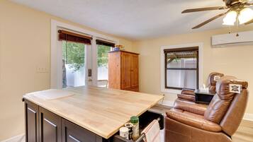 Apartment (0 Bedroom) | Interior