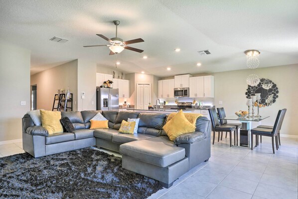 House (3 Bedrooms) | Living area | TV