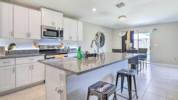 獨棟房屋 (3 Bedrooms) | 私人廚房 | 微波爐、烤箱、爐台、洗碗機