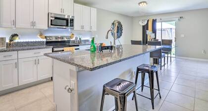 Modern & Bright Ruskin Home Near Bahia Beach!