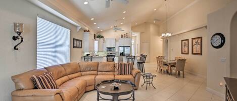 House (4 Bedrooms) | Living area | TV