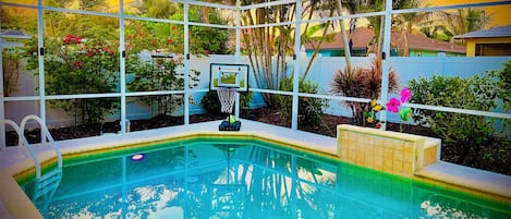 House (4 Bedrooms) | Front of property