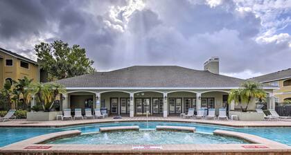 Modern Condo w/ Pool: 4 Mi to Clearwater Beach!