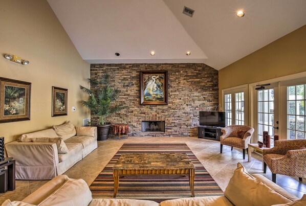 Apartment (1 Bedroom) | Interior