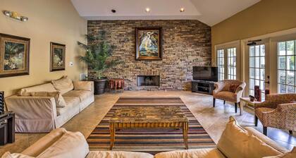 Modern Condo w/ Pool: 4 Mi to Clearwater Beach!