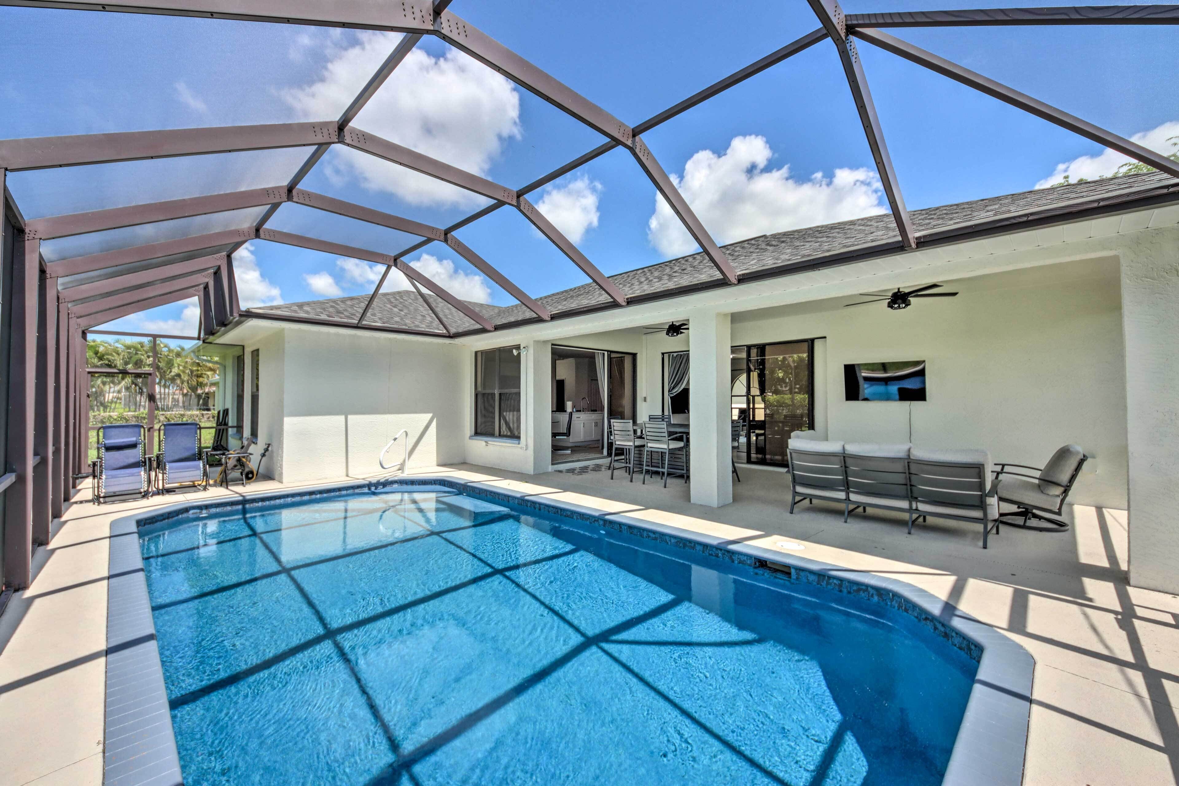 Modern Cape Coral Home: Private Lanai + Pool!