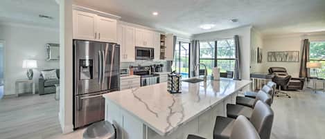 House (3 Bedrooms) | Interior