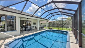 Rumah (3 Bedrooms) | Bagian depan properti