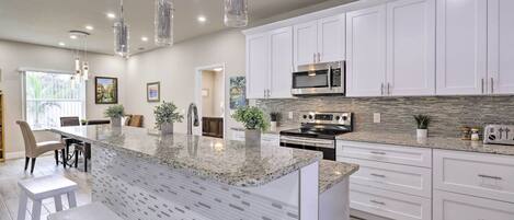 House (3 Bedrooms) | Interior