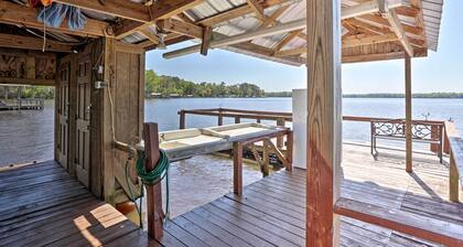 Peaceful Escape w/ Boat Dock on Lake Talquin!