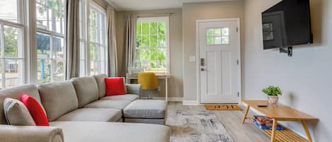 House (3 Bedrooms) | Front of property