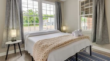 ํ์ฐ์ค (3 Bedrooms) | ๋ด๋ถ