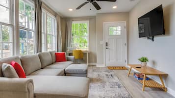 House (3 Bedrooms) | Front of property