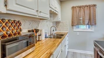 ํ์ฐ์ค (3 Bedrooms) | ๋ด๋ถ