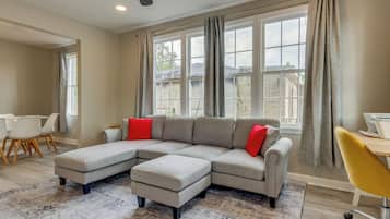 House (3 Bedrooms) | Interior