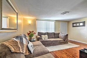 House (2 Bedrooms) | Interior - Family Home w/ Lanai & Yard in Port Richey! (Port Richey)