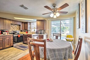 House (2 Bedrooms) | Interior - Family Home w/ Lanai & Yard in Port Richey! (Port Richey)
