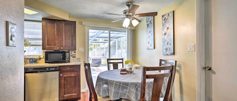 House (2 Bedrooms) | Interior