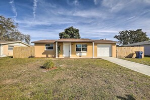 House (2 Bedrooms) | Interior - Family Home w/ Lanai & Yard in Port Richey! (Port Richey)