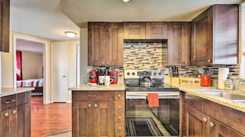 House (2 Bedrooms) | Interior