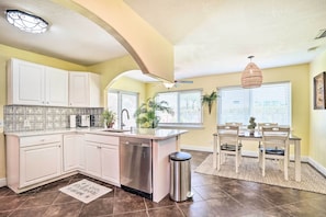 House (3 Bedrooms) | Interior