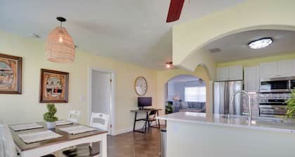 Coastal Bonita Shores Holiday Home Near Beach!