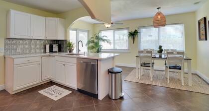 Coastal Bonita Shores Holiday Home Near Beach!
