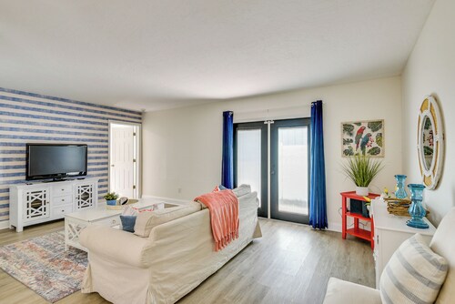 New Smyrna Beach Vacation Rental < 1/2 Mi to Beach