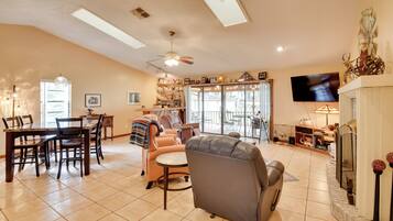 House (2 Bedrooms) | Interior