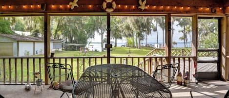 House (2 Bedrooms) | Dining