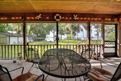 'pirate Cove' Home in Welaka: Dock & River Access!
