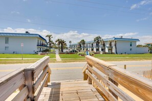 Apartment (2 Bedrooms) | Interior - Oceanfront Ormond Beach Condo: Patio, Pool Access! (Ormond Beach)