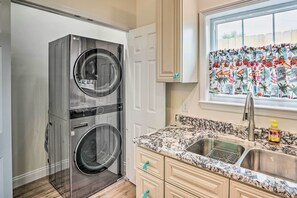 Interior - Panama City Beach Vacation Rental: Bikes Provided! (Panama City Beach)