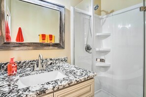 Apartment (0 Bedroom) | Badezimmer | Dusche