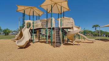 Rumah (4 Bedrooms) | Interior