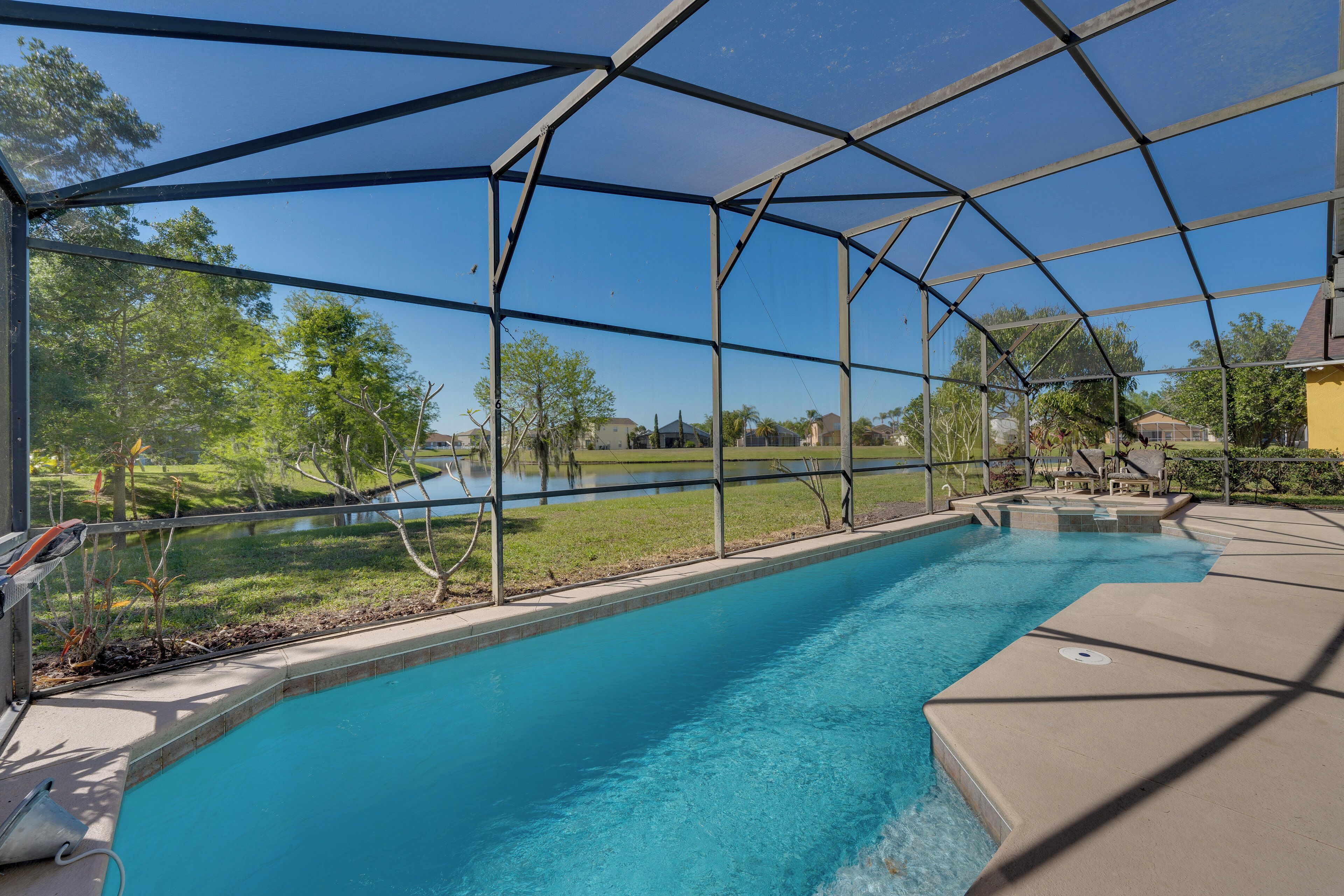Relaxing Kissimmee Escape on Lake w/ Private Pool!
