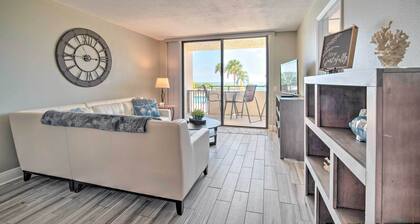 Relaxing Hudson Condo Steps From the Pool!