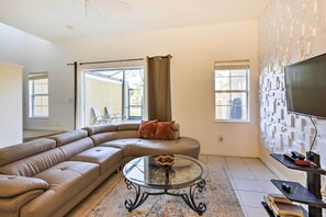 Interior - 5 Mi to Disney: Resort Townhome w/ Private Pool (Kissimmee)