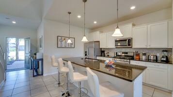 Vila (Multiple Bedrooms) | Interior