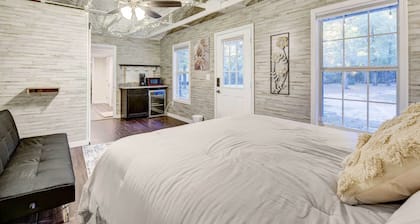Secluded 2-home Getaway on < 13 Forest Acres!