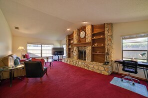 House (3 Bedrooms) | Interior - Relaxing Tampa Abode w/ Screened Lanai & Pool (Tampa)