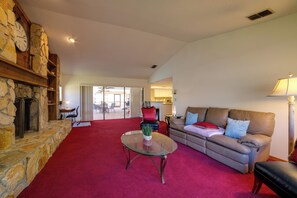 Interior - Relaxing Tampa Abode w/ Screened Lanai & Pool (Tampa)