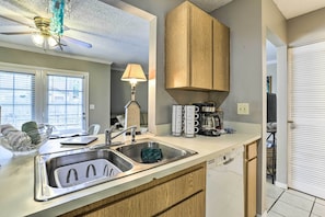 Apartment (2 Bedrooms) | Interior - Seminole Townhome: Easy Access to Beaches! (Seminole)