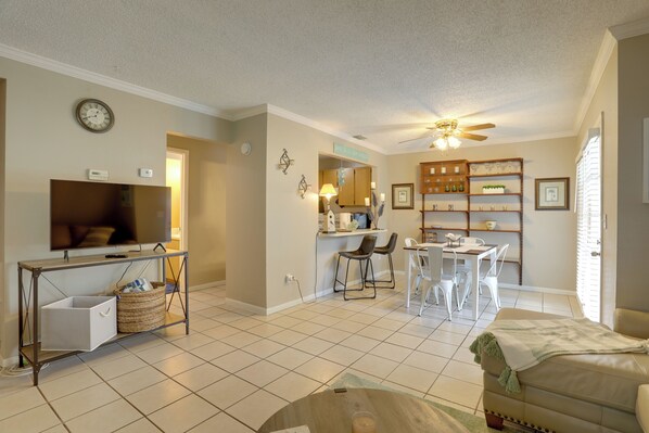 Apartment (2 Bedrooms) | Interior - Seminole Townhome: Easy Access to Beaches! (Seminole)