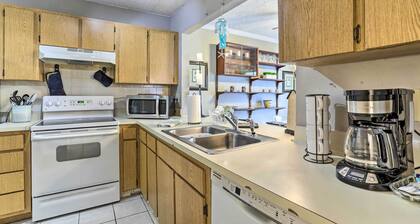 Seminole Townhome: Easy Access to Beaches!