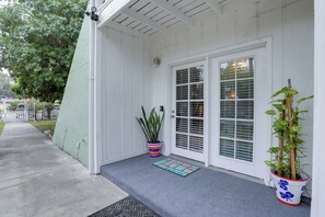 Apartment (2 Bedrooms) | Interior - Seminole Townhome: Easy Access to Beaches! (Seminole)